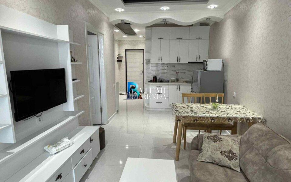 Гостиная в 3-комнатной квартире 60 м² в ЖК Dar Tower, район Химшиашвили, Батуми