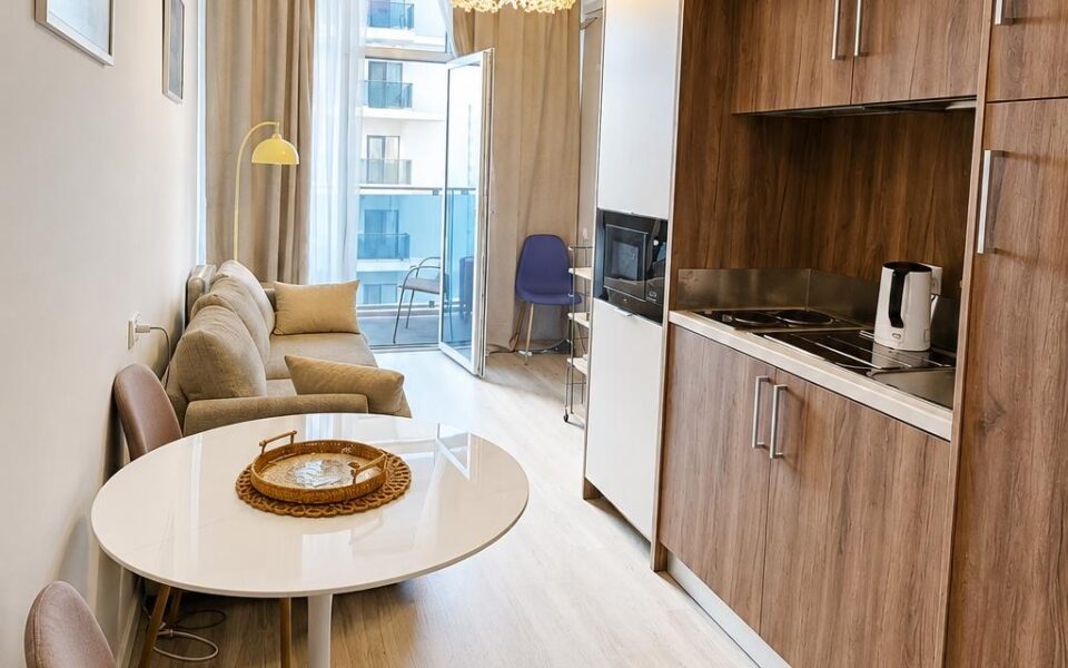 Интерьер квартиры 1+1 в Komunna Tower в Батуми