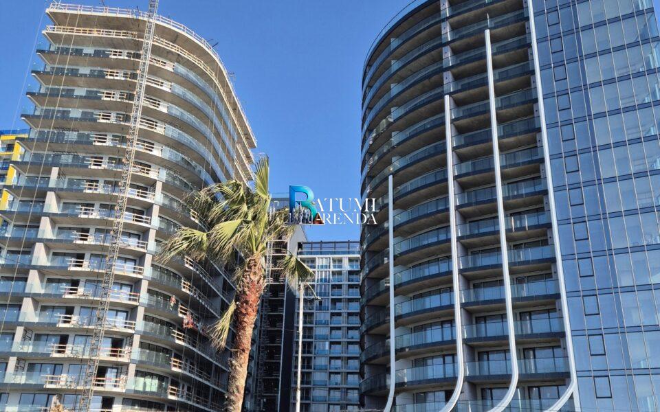Комплекс на улице через дорогу от Marina Club в Батуми