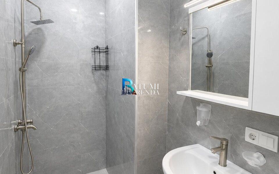 Душевая в ванной комнате 3-комнатной квартиры 80 м² в ЖК Modern Residence, район Багратиони, Батуми